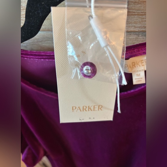 Parker Women’s Beyond Fuschia Velvet Short Sleeve Top Size M NWT - Picture 4 of 6